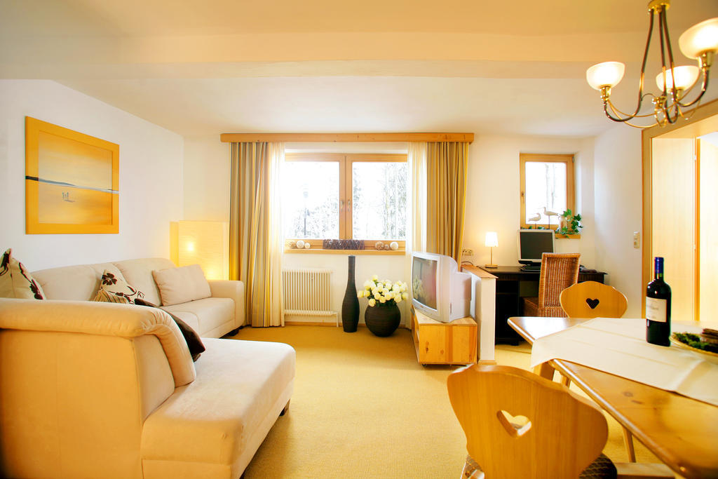 エルマウ Der Muhlberghofアパートホテル 部屋 写真